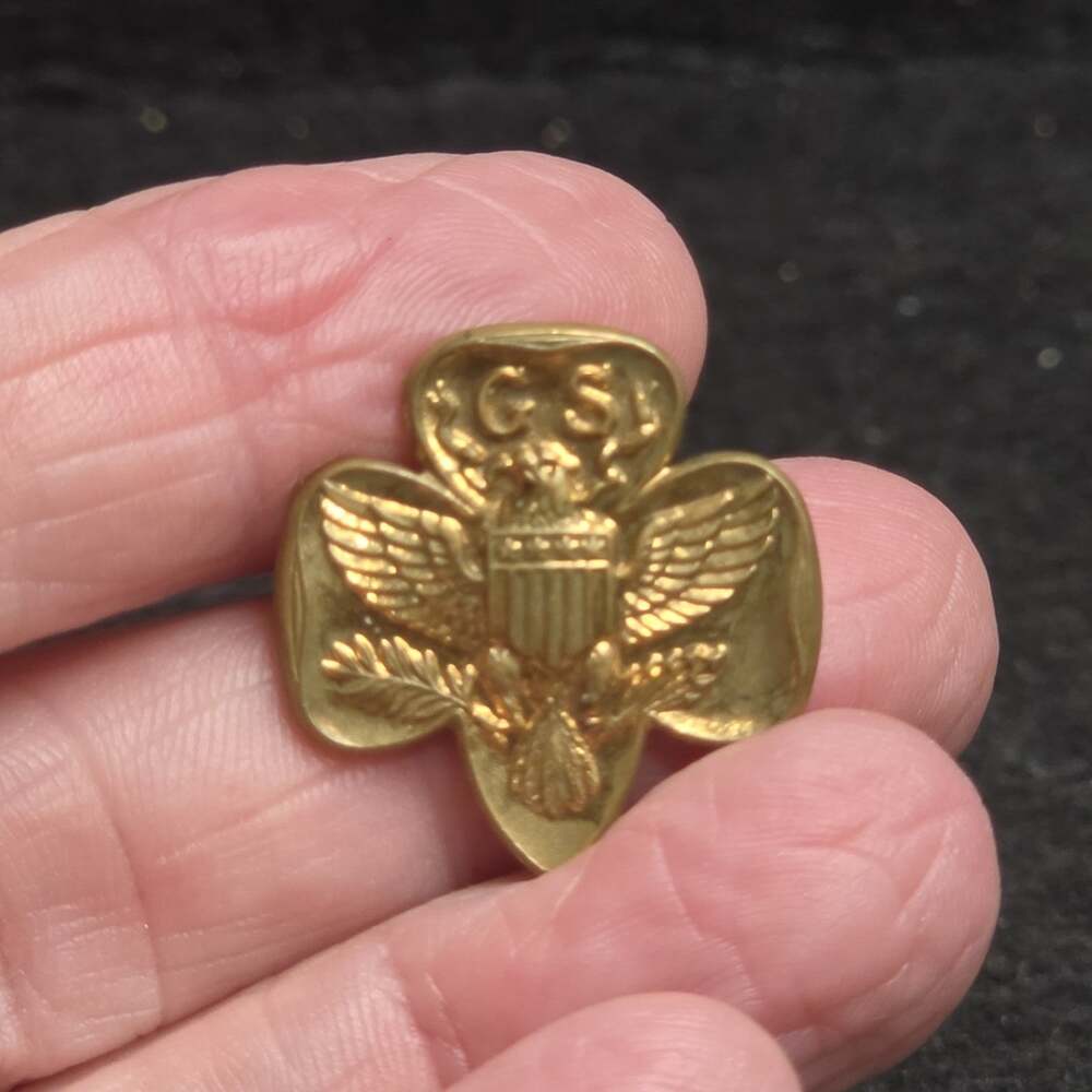 1950s Girl Scouts USA Trefoil Pin GS Eagle Emblem Mid-Century Uniform 3/4"